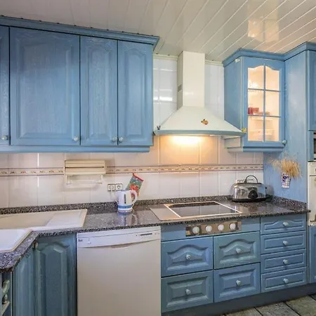 Suria 8 People * Lloret de Mar