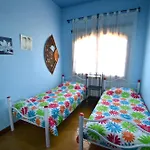 Suria 8 People Λορέτ Ντε Μαρ