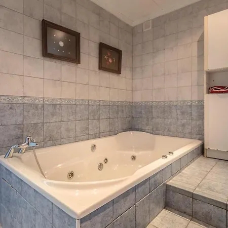 Вилла Suria 8 People *