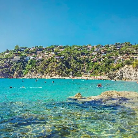 Suria 8 People Вилла