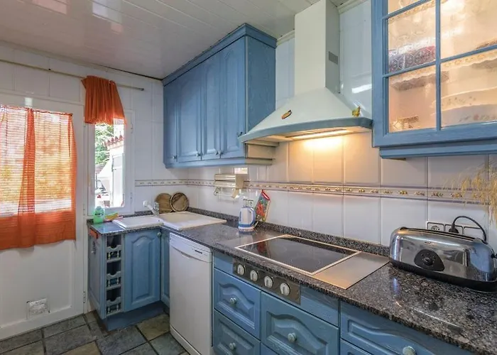 Suria 8 People * 료렛 드 마르