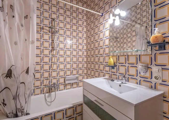 Suria 8 People 빌라