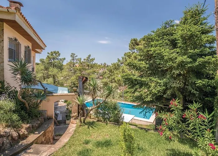 빌라 Suria 8 People *