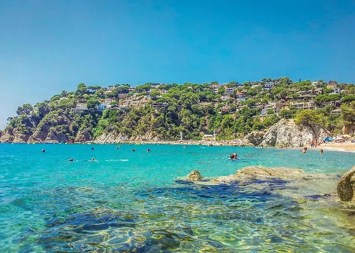 Suria 8 People 빌라