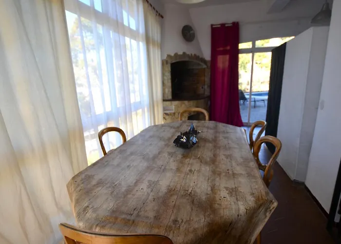 Suria 8 People * 료렛 드 마르