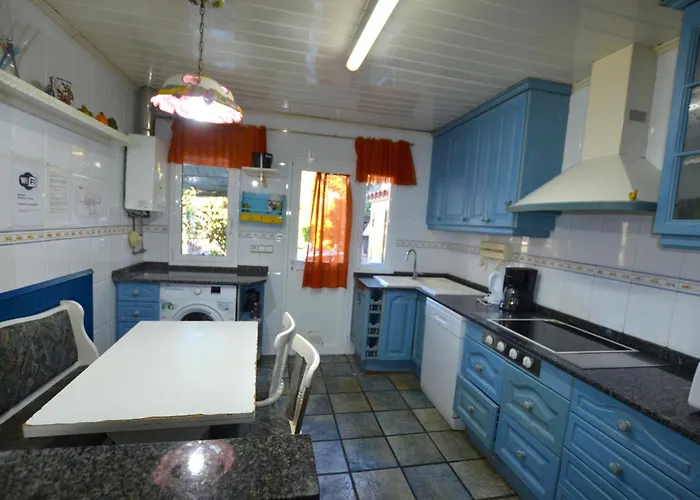 Suria 8 People * Lloret de Mar