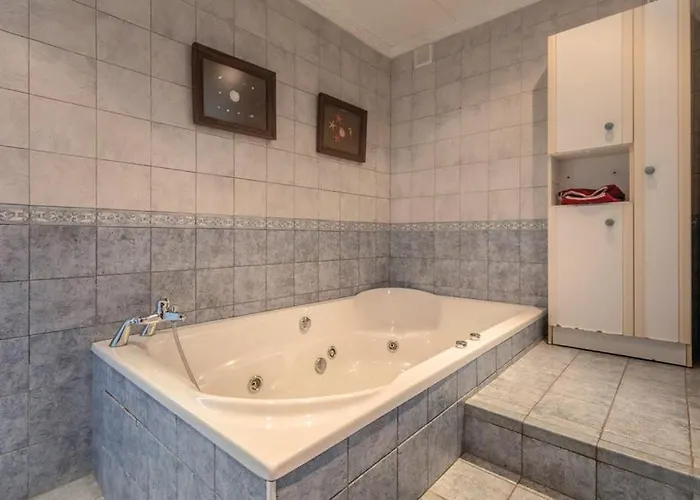 Villa Suria 8 People *